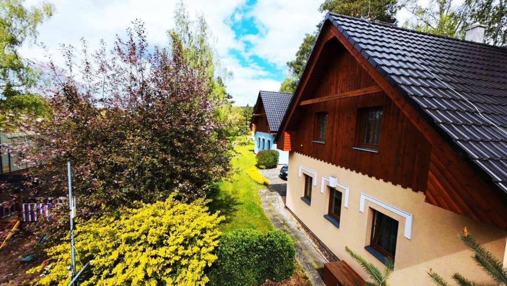 Chaty Kolodeje - Ubytovani U Reky V Soukromem Arealu-Orange Kolodeje nad Luznici Exterior foto